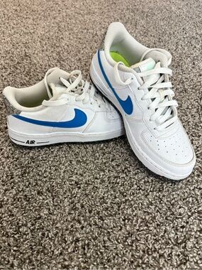 Nike Air Force 1 LV8 Next Nature size 5Y
